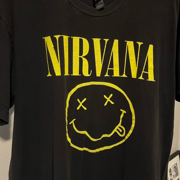 Nirvana T shirt. L size. Preowned - Picture 3 of 7